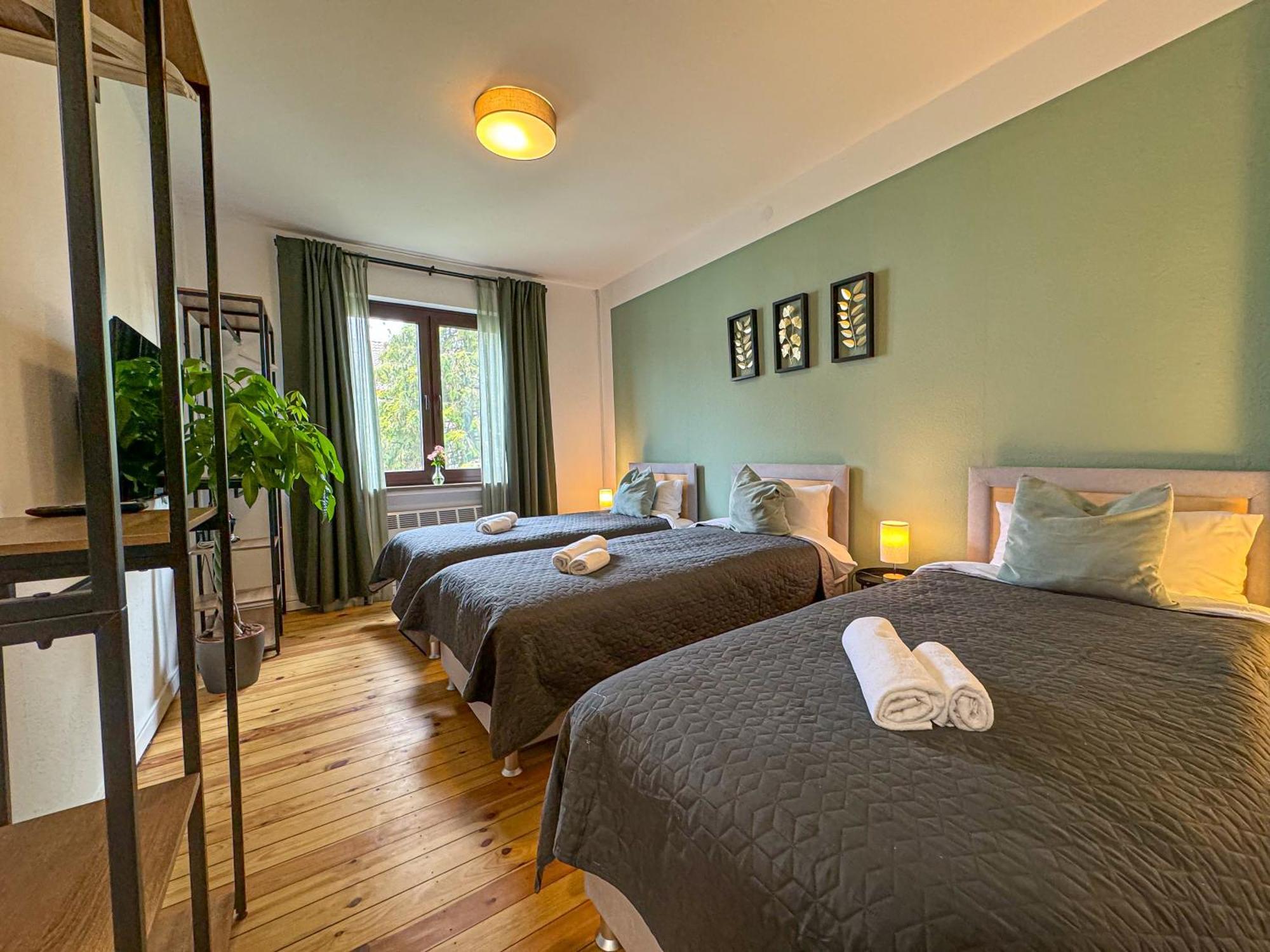 Immostay #8 - Haus Fuer 13 Personen Mit 7 Zimmer - Grosser Garten & Grill, Free Parking, Wlan BRE Exteriér fotografie