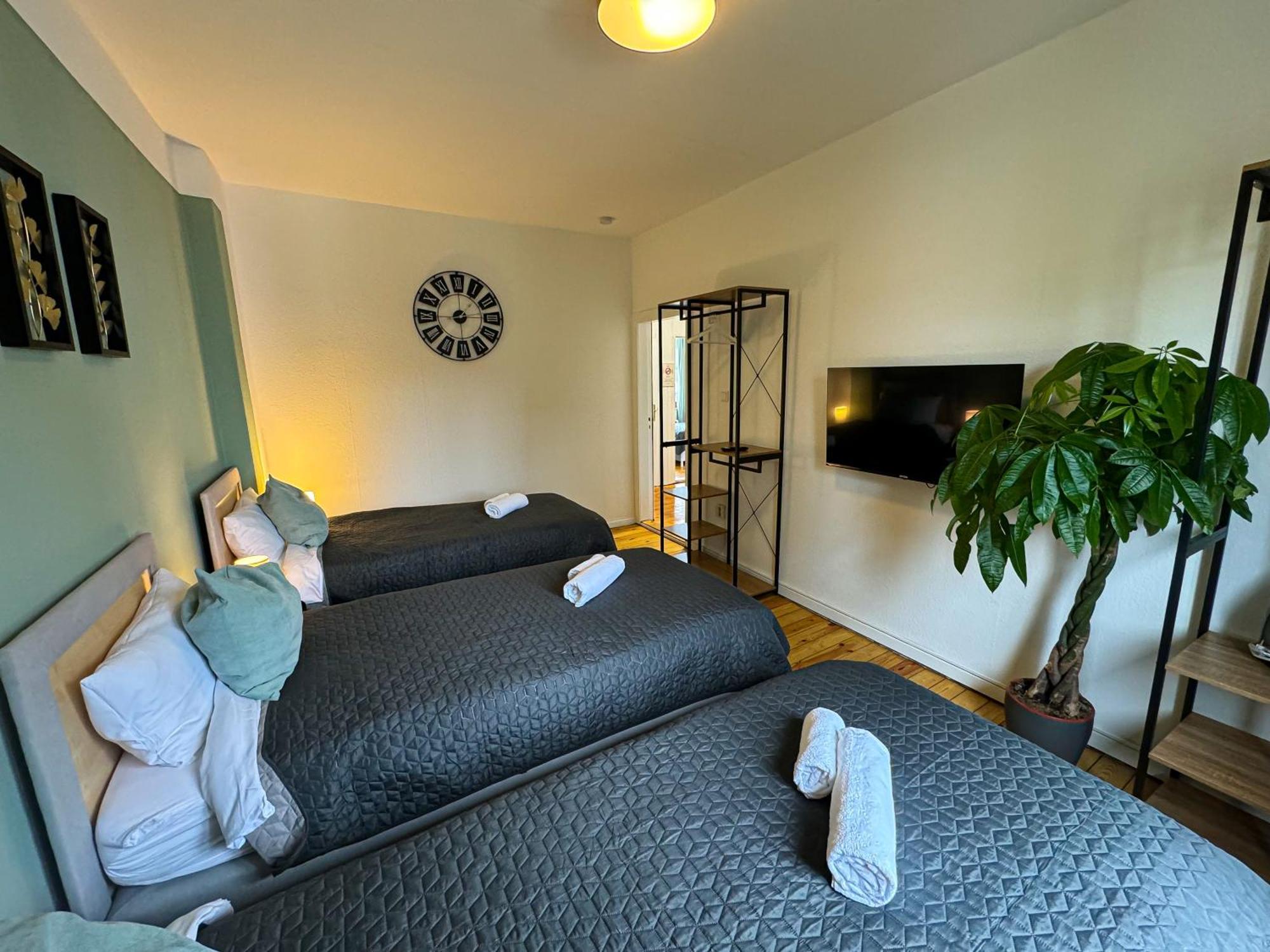 Immostay #8 - Haus Fuer 13 Personen Mit 7 Zimmer - Grosser Garten & Grill, Free Parking, Wlan BRE Exteriér fotografie