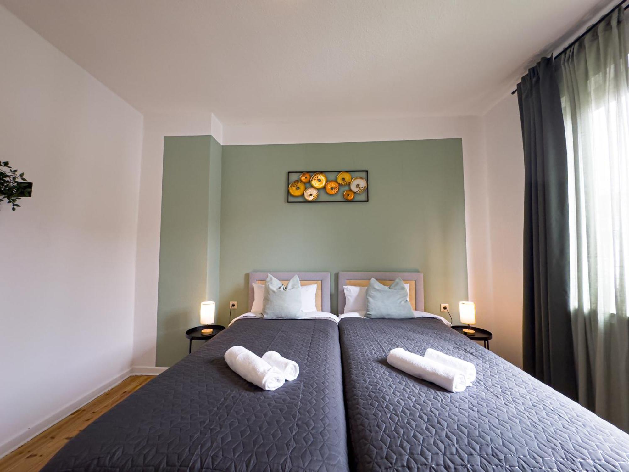 Immostay #8 - Haus Fuer 13 Personen Mit 7 Zimmer - Grosser Garten & Grill, Free Parking, Wlan BRE Exteriér fotografie