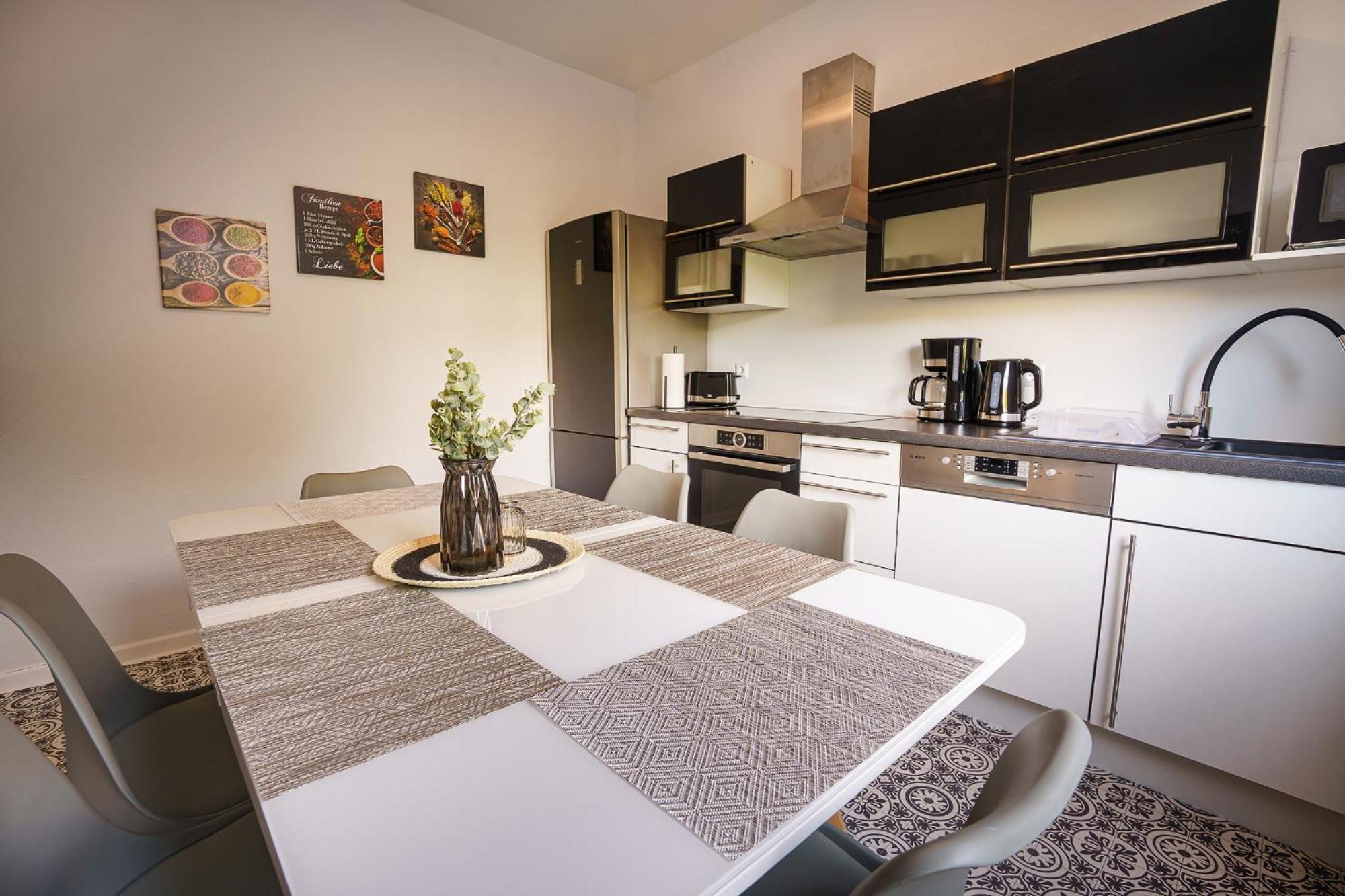Immostay #8 - Haus Fuer 13 Personen Mit 7 Zimmer - Grosser Garten & Grill, Free Parking, Wlan BRE Exteriér fotografie