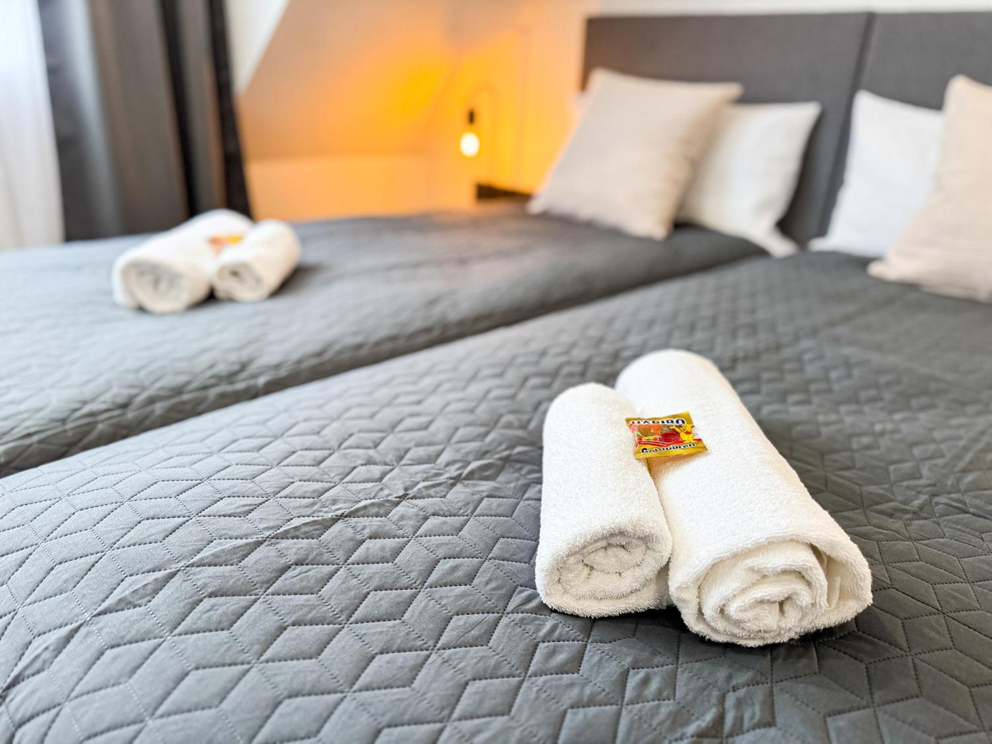 Immostay #8 - Haus Fuer 13 Personen Mit 7 Zimmer - Grosser Garten & Grill, Free Parking, Wlan BRE Exteriér fotografie